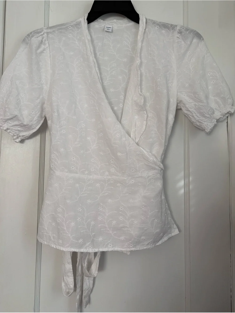 Old Navy White Embroidered Eyelet Wrap Blouse Puff Sleeve, Sz: Medium